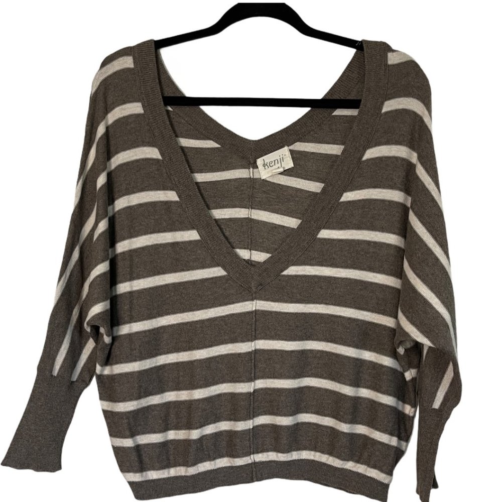 Kenji batwing top low v-neck mid sleeve Medium